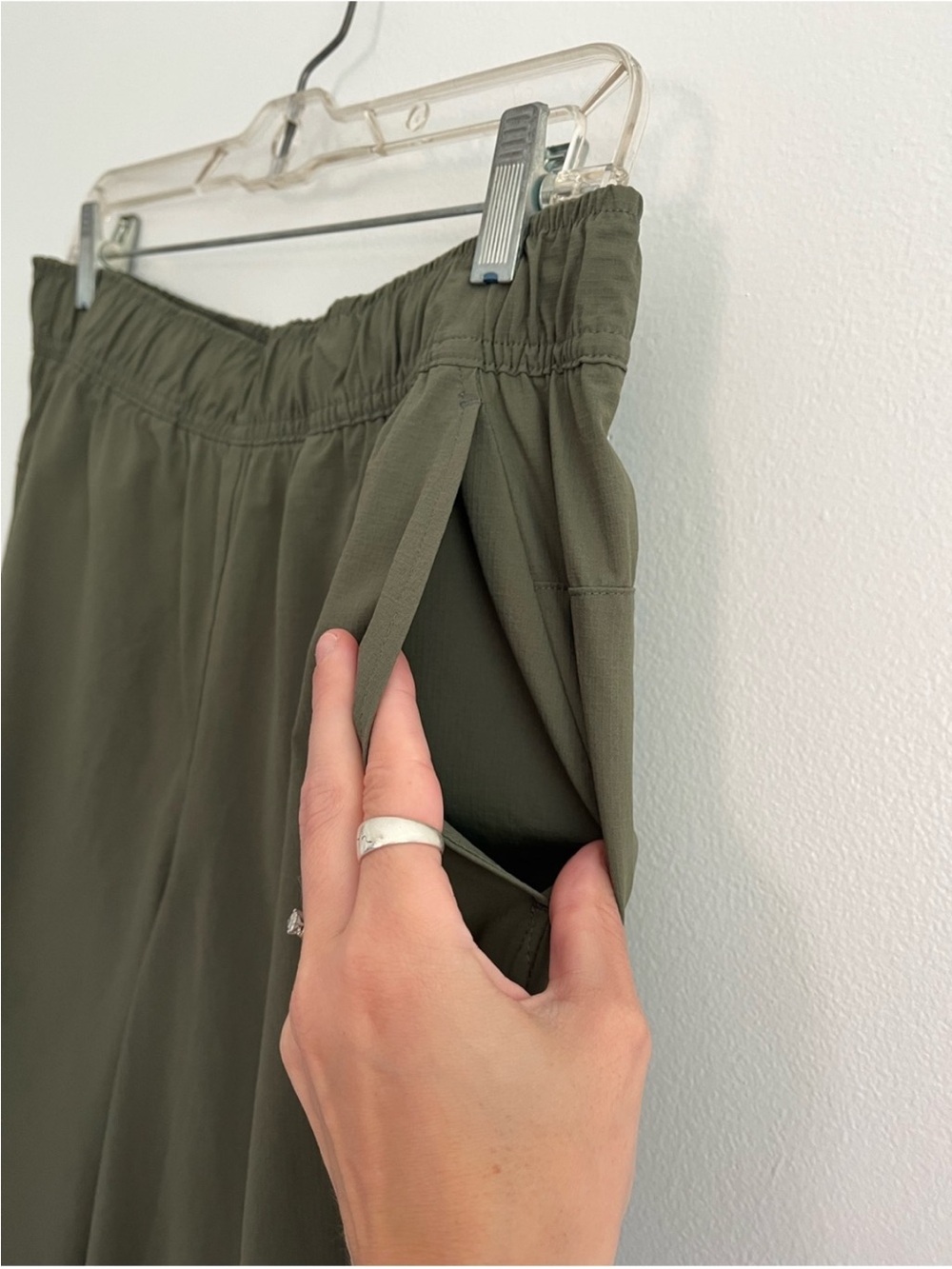 tek gear Men’s Olive Green Athletic Shorts Elastic Waist Breathable Outdoor Sz M - Picture 2 of 6